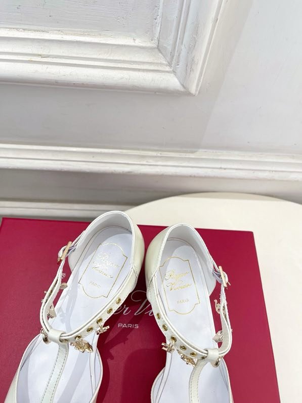 Туфли на толстом каблуке фото 8