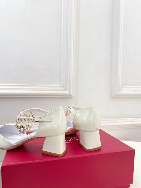 Туфли на толстом каблуке фото 9