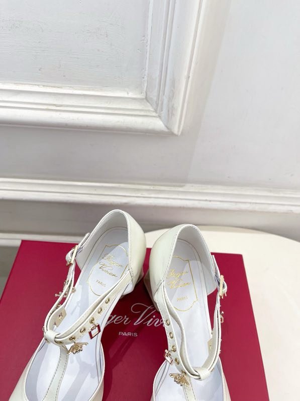 Туфли на толстом каблуке фото 9