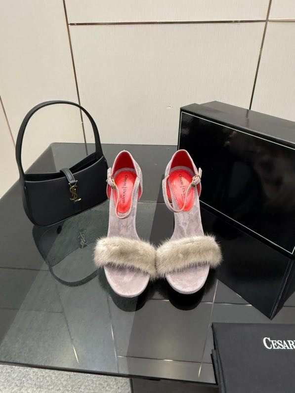 Туфлі на високому підборах і норковым хутром фото 2