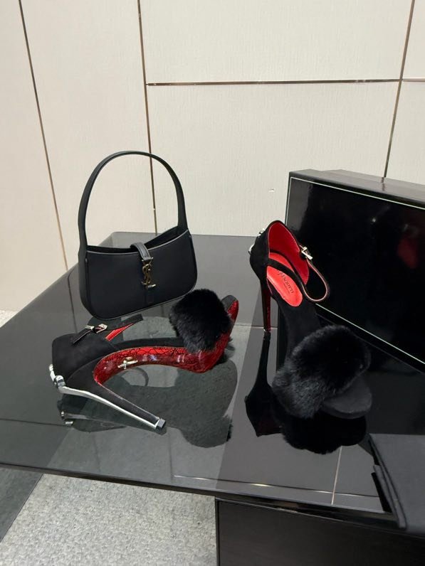 Туфлі на високому підборах і норковым хутром фото 4