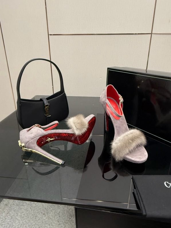 Туфлі на високому підборах і норковым хутром фото 5