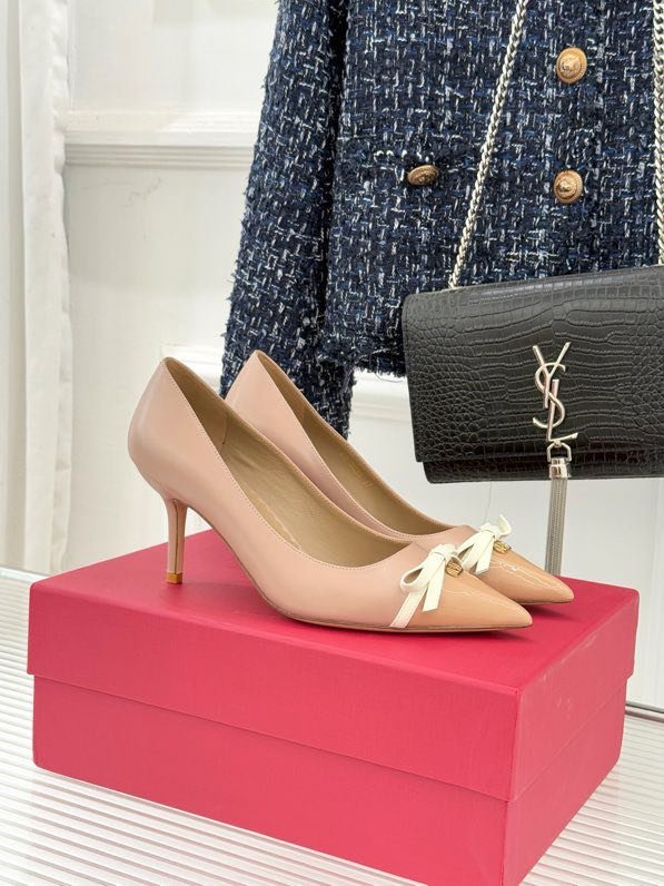 Туфли на высоком каблуке с бантом