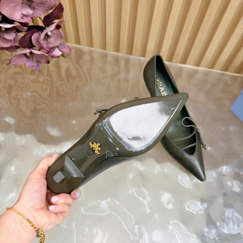 Туфлі на високому підборах з гострим носком фото 11