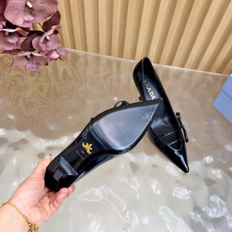 Туфлі на високому підборах з гострим носком фото 11