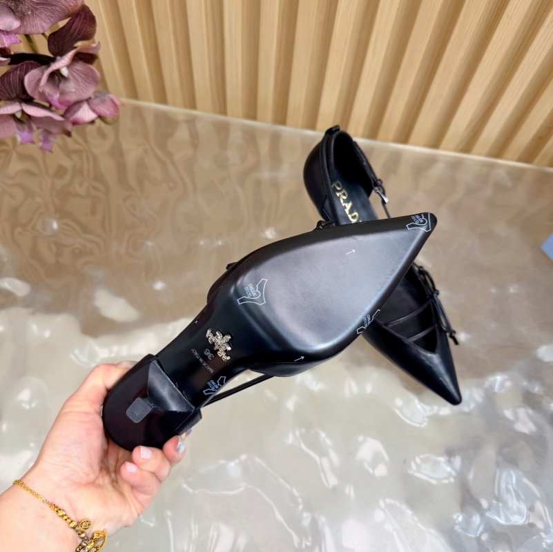 Туфлі на високому підборах з гострим носком фото 11