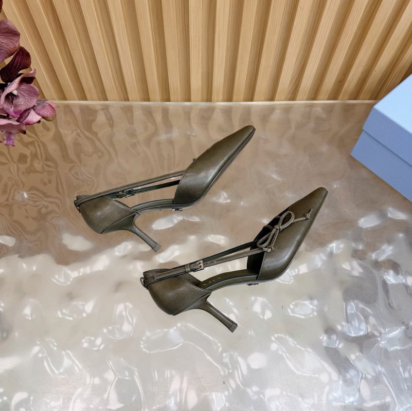 Туфлі на високому підборах з гострим носком фото 11