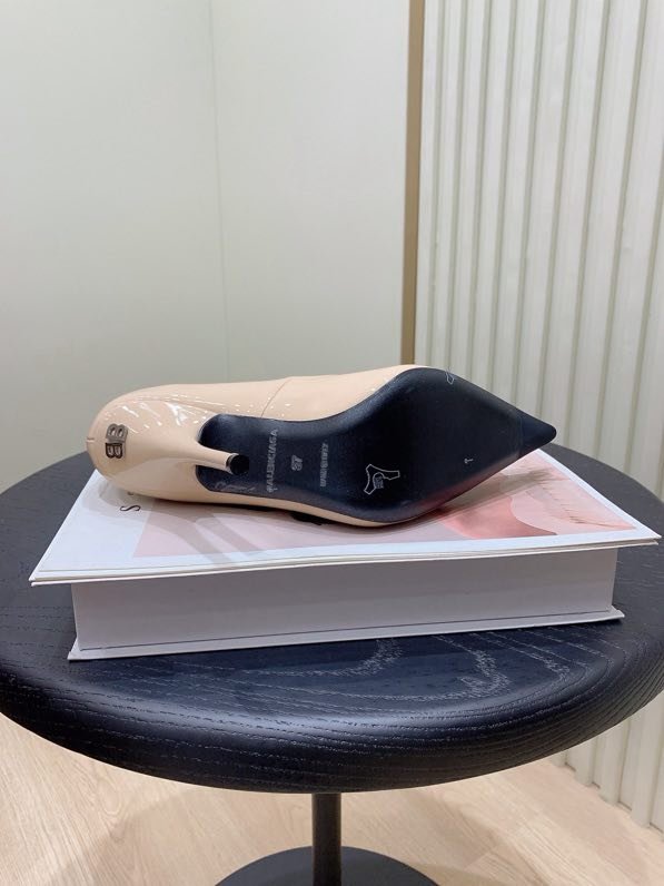 Туфли на высоком каблуке с острым носком фото 2