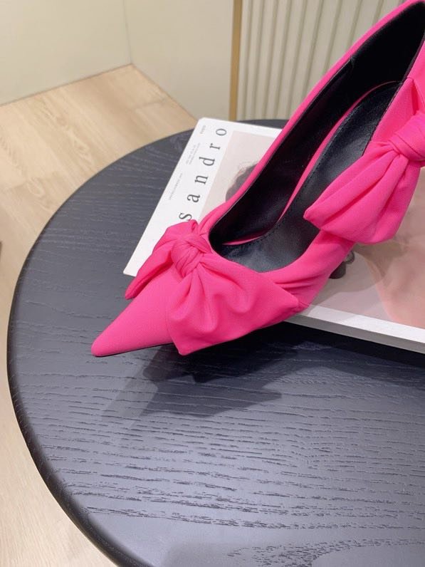 Туфли на высоком каблуке с острым носком фото 2