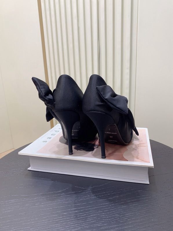 Туфли на высоком каблуке с острым носком фото 2