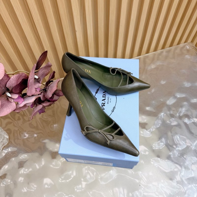 Туфлі на високому підборах з гострим носком фото 2