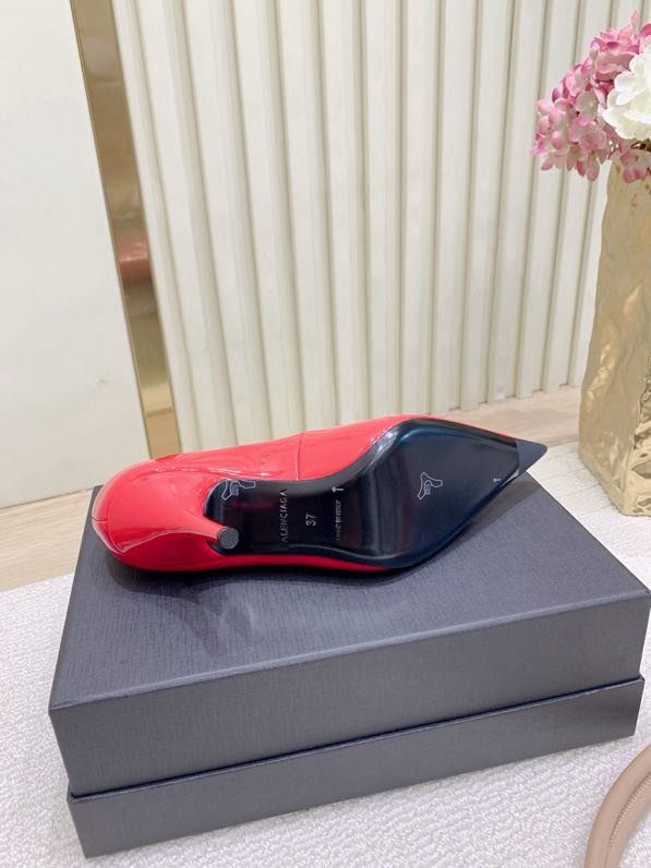 Туфли на высоком каблуке с острым носком фото 3