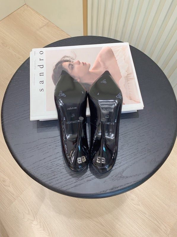 Туфли на высоком каблуке с острым носком фото 3