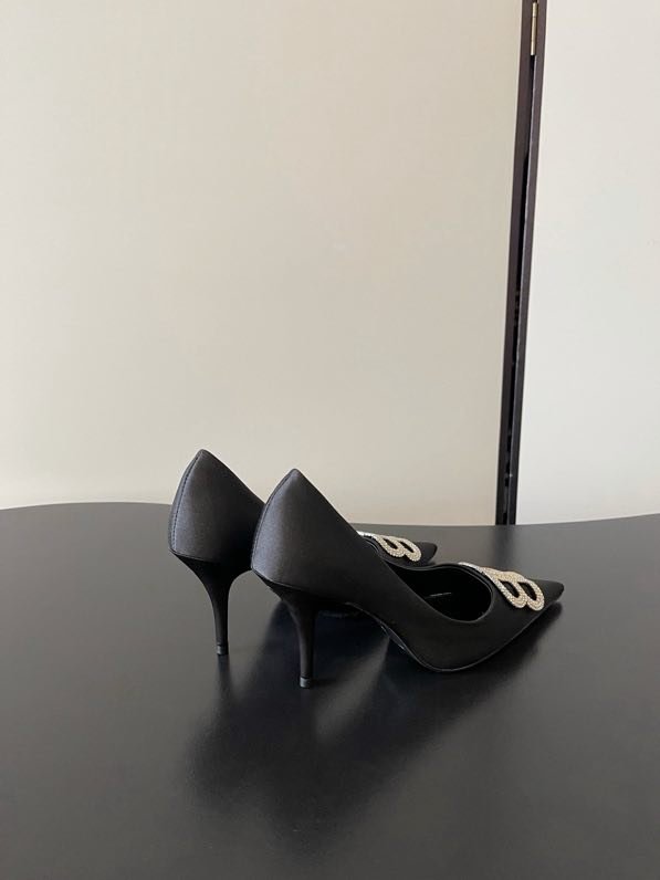 Туфли на высоком каблуке с острым носком фото 3