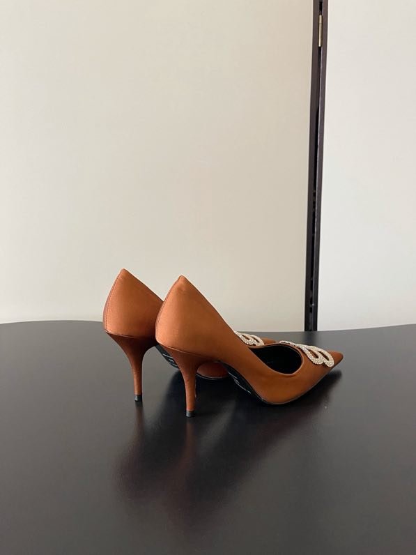 Туфли на высоком каблуке с острым носком фото 3