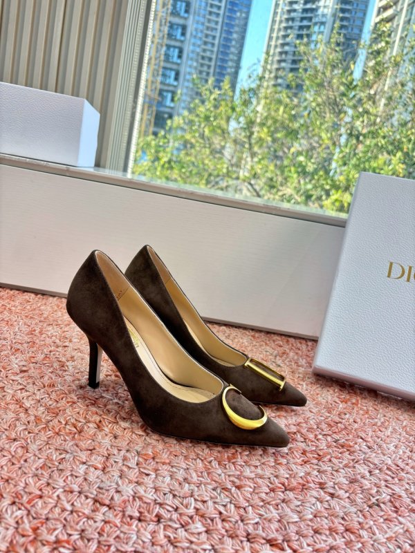 Туфлі на високому підборах з гострим носком фото 3