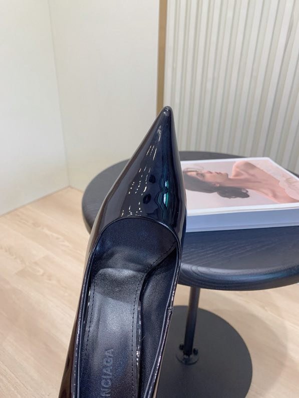Туфли на высоком каблуке с острым носком фото 4