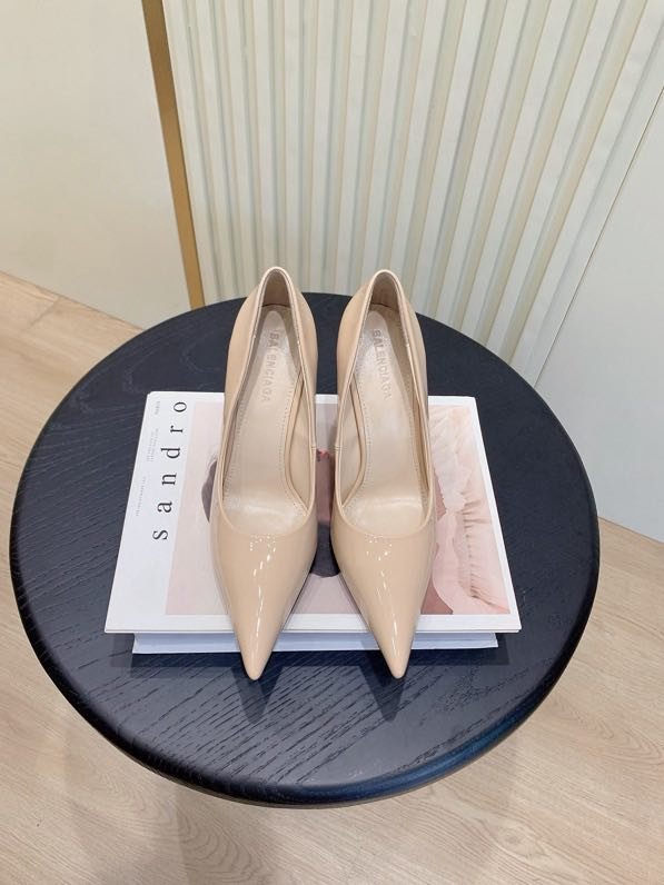 Туфли на высоком каблуке с острым носком фото 4