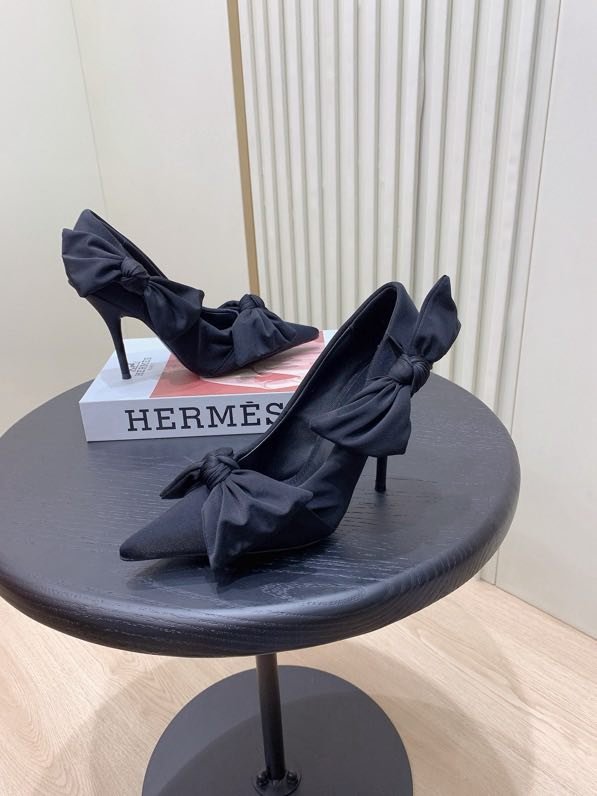 Туфли на высоком каблуке с острым носком фото 4