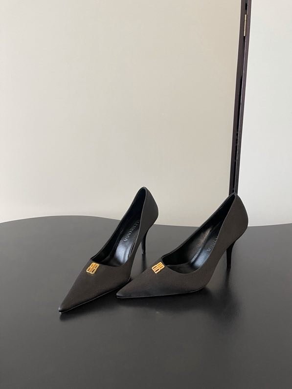 Туфли на высоком каблуке с острым носком фото 4