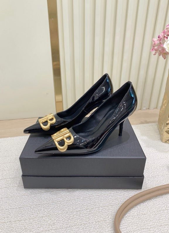 Туфли на высоком каблуке с острым носком фото 5