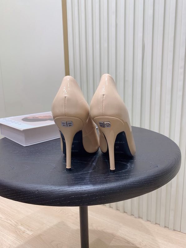 Туфли на высоком каблуке с острым носком фото 5