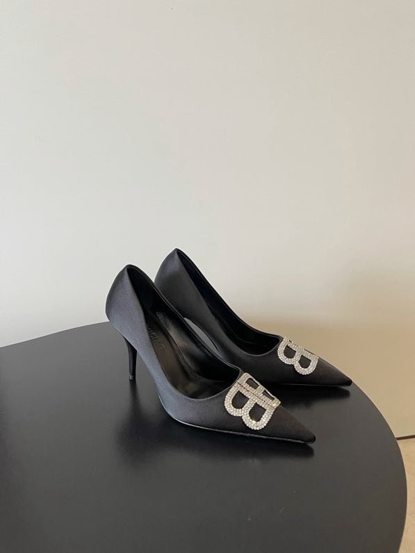 Туфли на высоком каблуке с острым носком фото 5