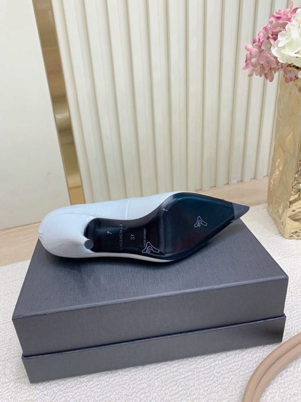 Туфли на высоком каблуке с острым носком фото 6