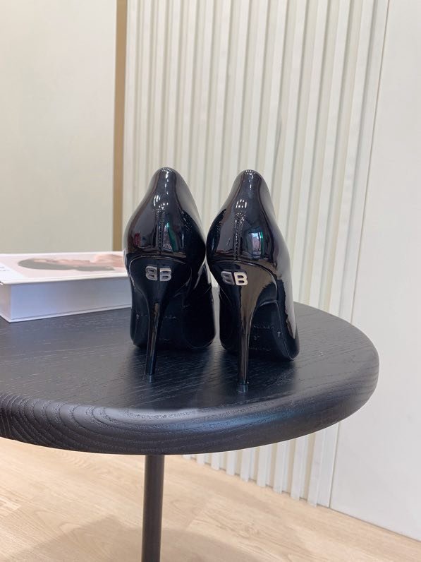 Туфли на высоком каблуке с острым носком фото 6