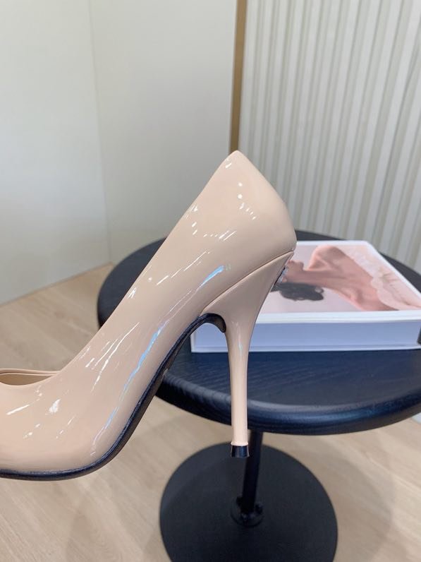 Туфли на высоком каблуке с острым носком фото 6