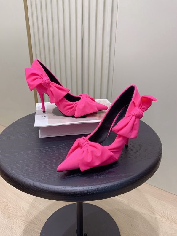 Туфли на высоком каблуке с острым носком фото 6