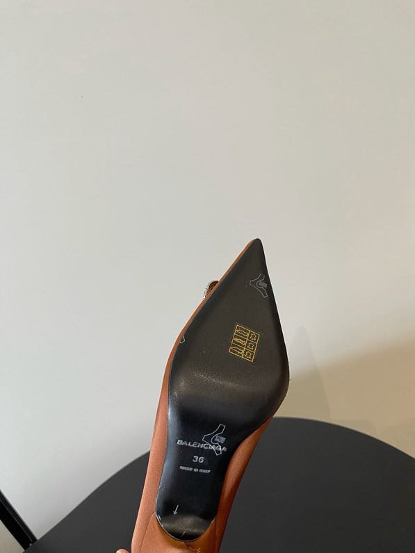 Туфли на высоком каблуке с острым носком фото 6