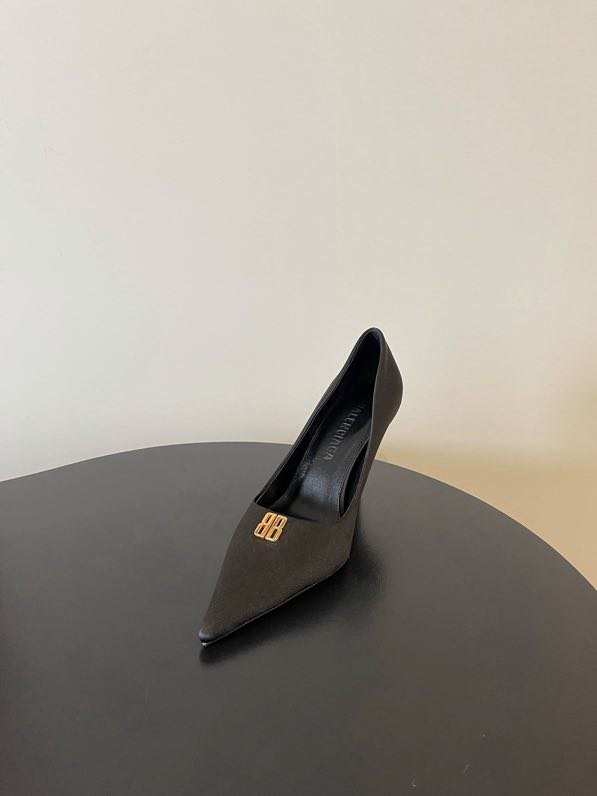 Туфли на высоком каблуке с острым носком фото 7