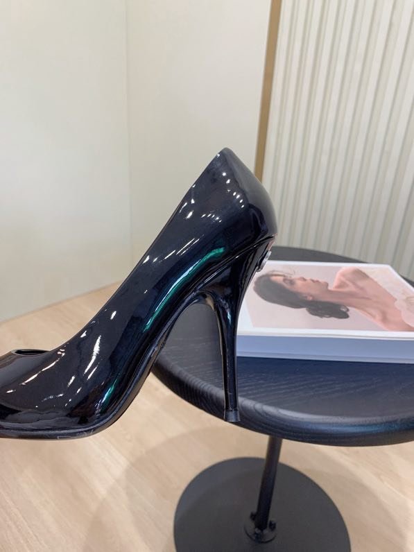 Туфли на высоком каблуке с острым носком фото 8