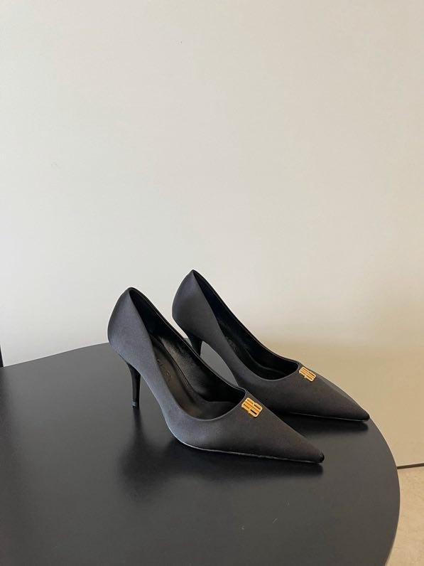 Туфли на высоком каблуке с острым носком фото 9