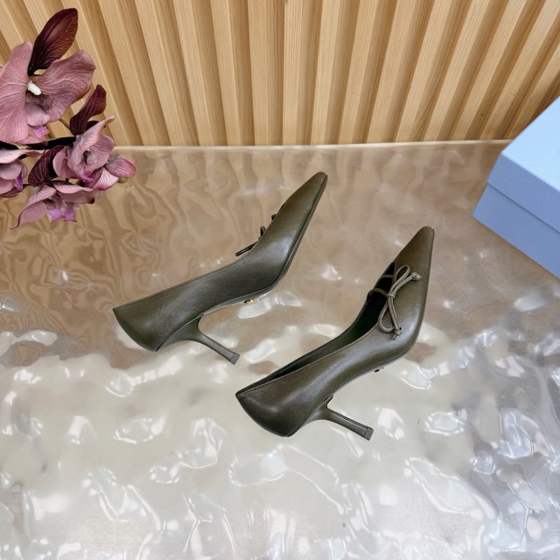 Туфлі на високому підборах з гострим носком фото 9