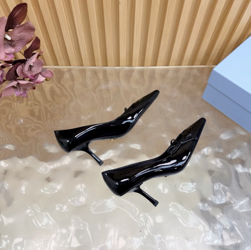 Туфлі на високому підборах з гострим носком фото 9