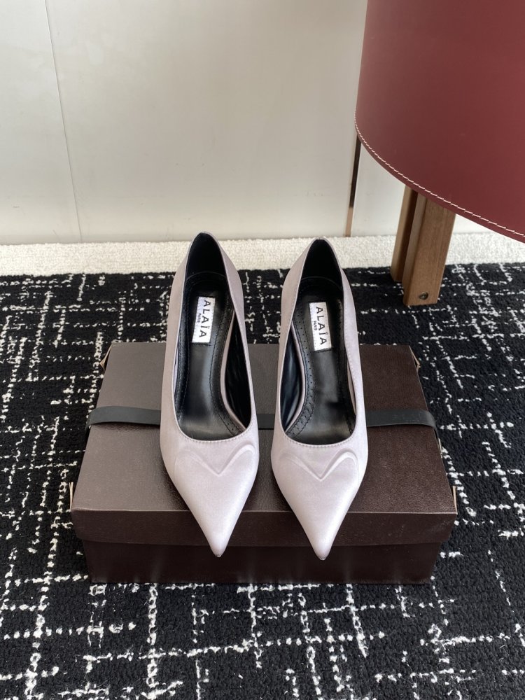 Туфлі на високому підборах жіночі