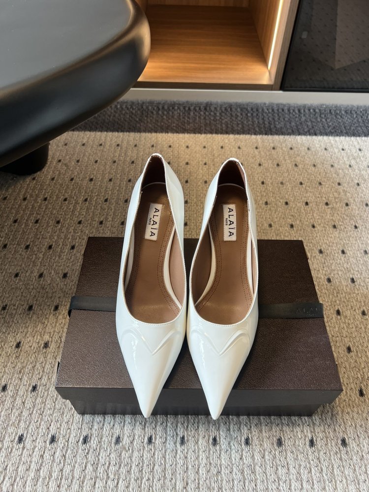 Туфлі на високому підборах