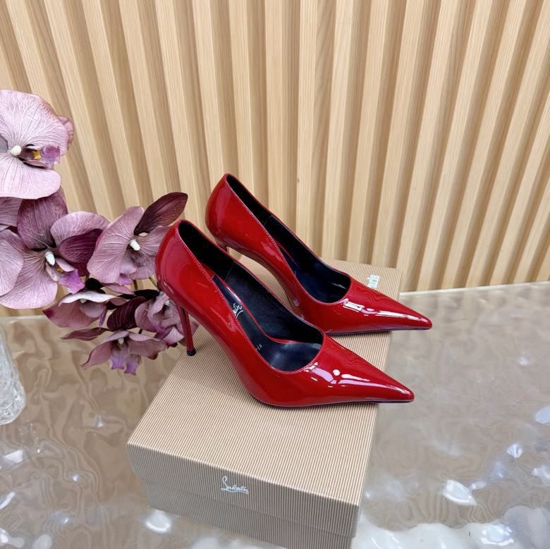 Туфли на высоком каблуке