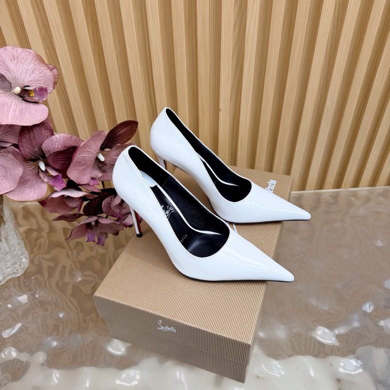 Туфли на высоком каблуке