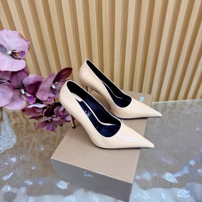 Туфли на высоком каблуке