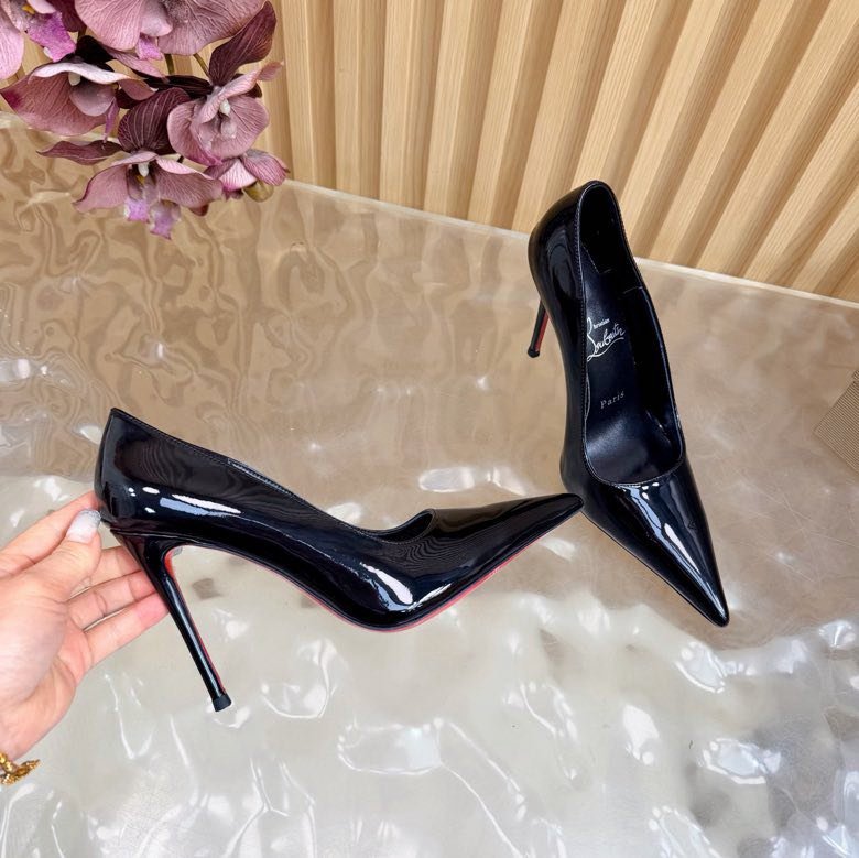 Туфли на высоком каблуке