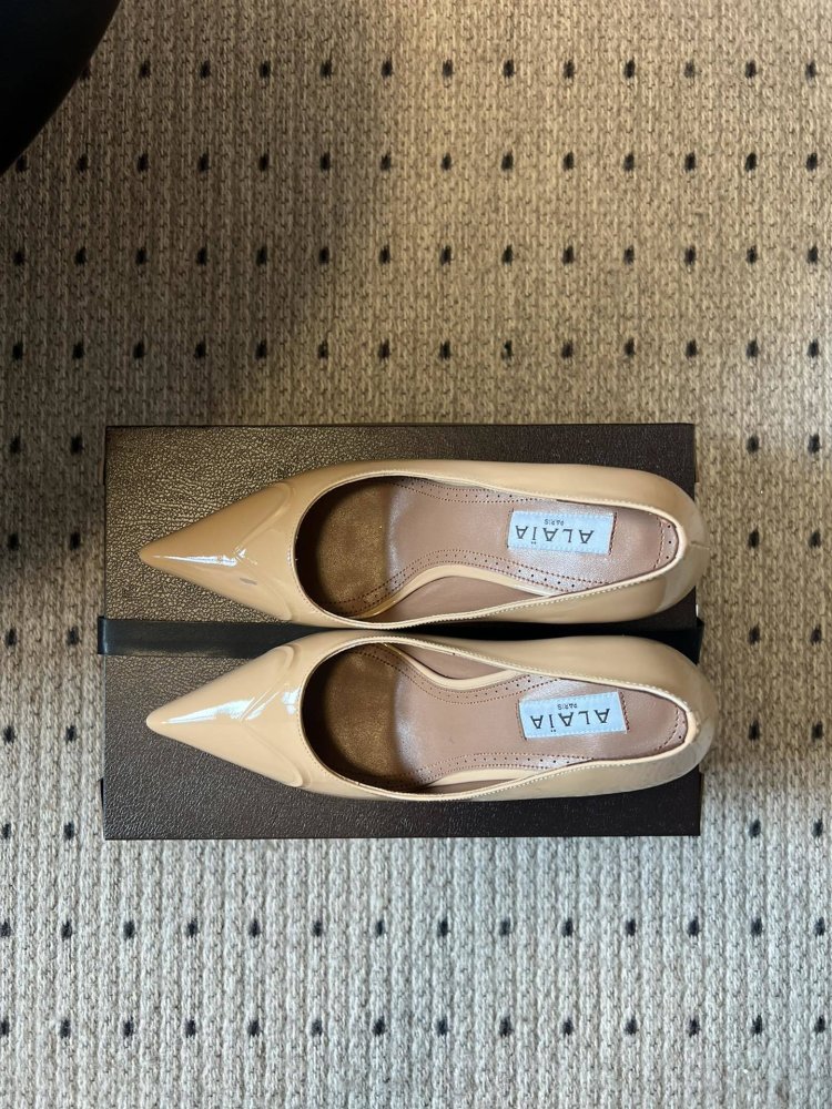 Shoes on high heel фото 2