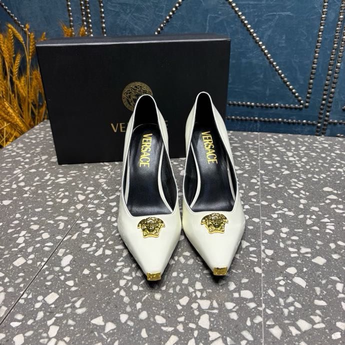 Туфли на высоком каблуке фото 2