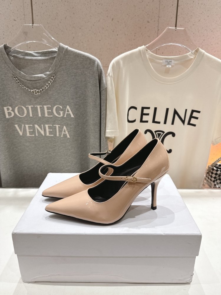 Туфли на высоком каблуке фото 3