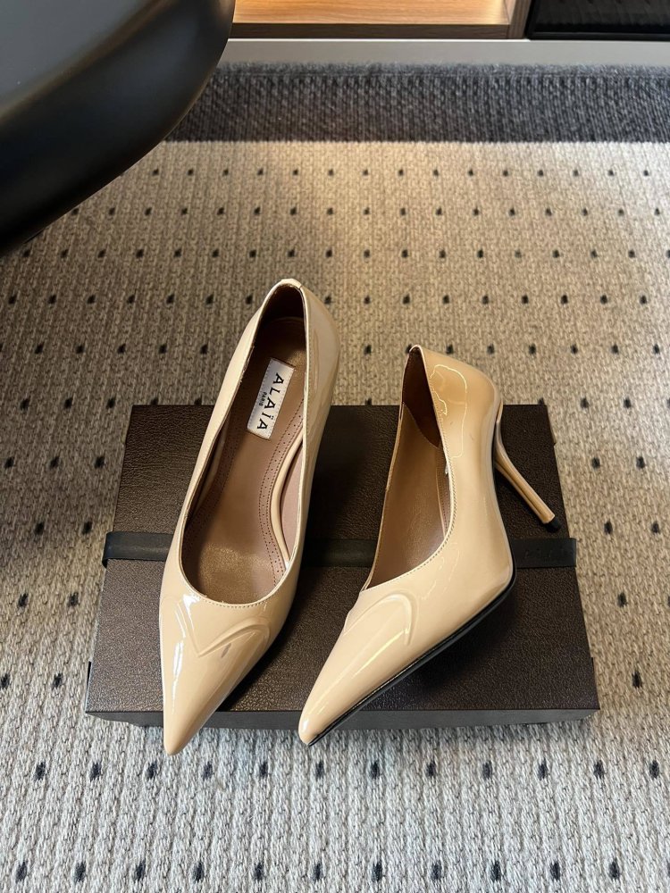 Shoes on high heel фото 4