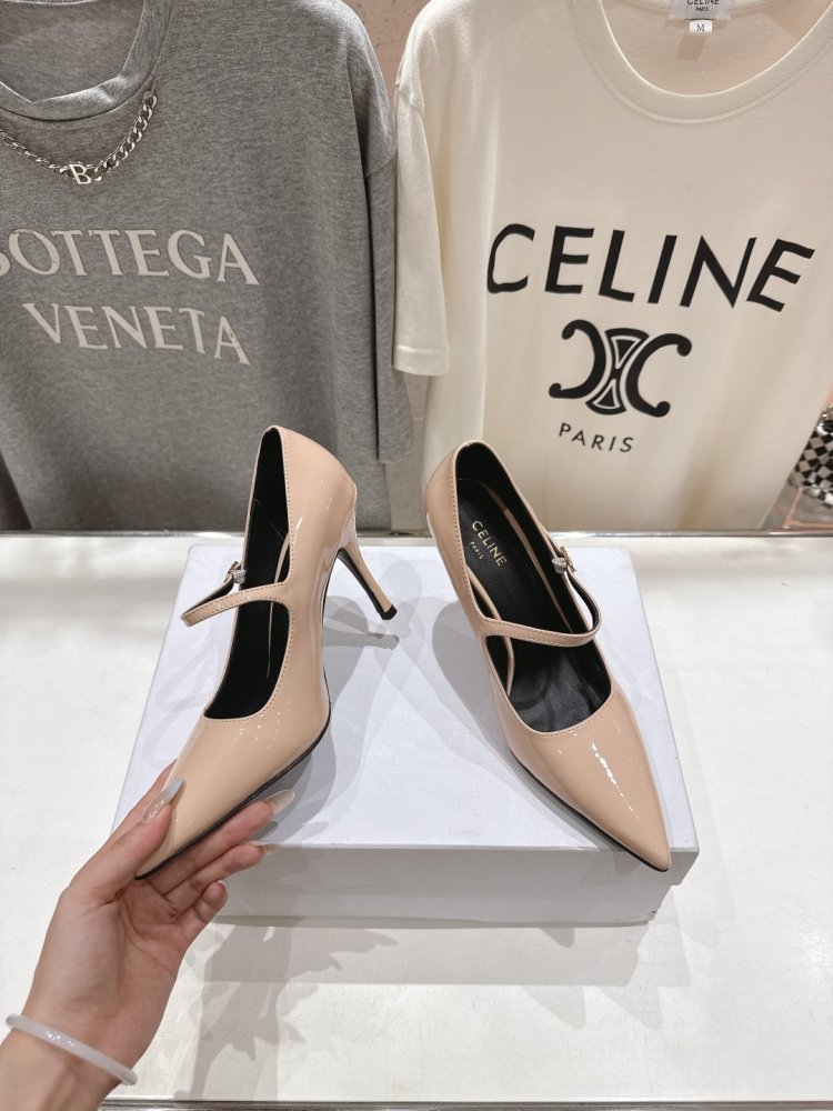 Туфли на высоком каблуке фото 4