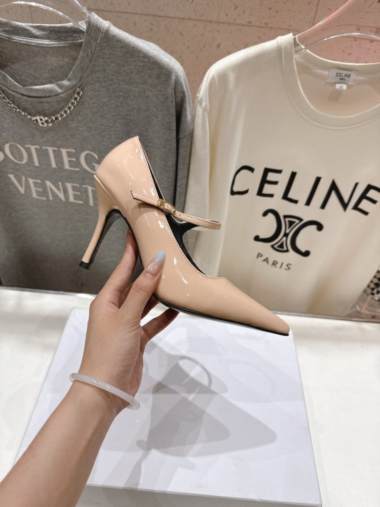 Туфли на высоком каблуке фото 5