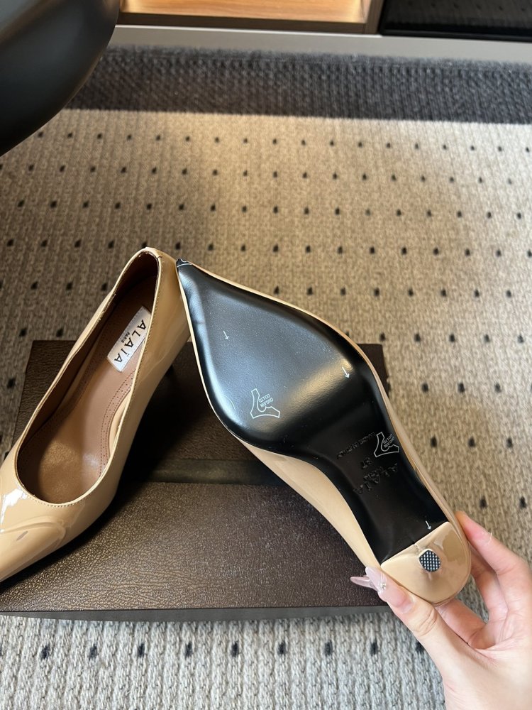 Shoes on high heel фото 6